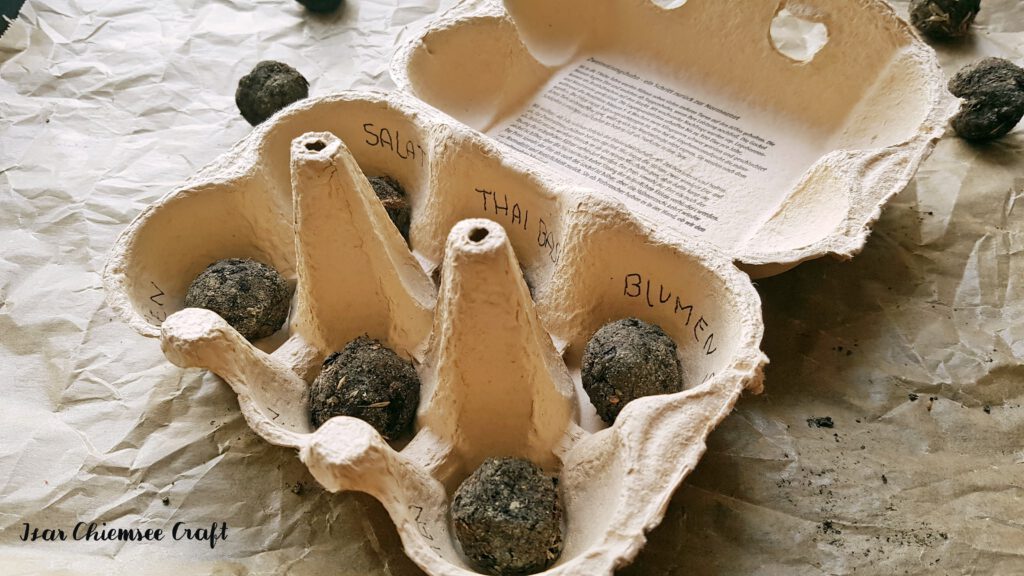 Seedbomb in einem Eierkarton verpacken oder in einem Luftdichten Glas aufbewahren. Seedbomb oder Samenbomben DIY aus Bentonit selber machen